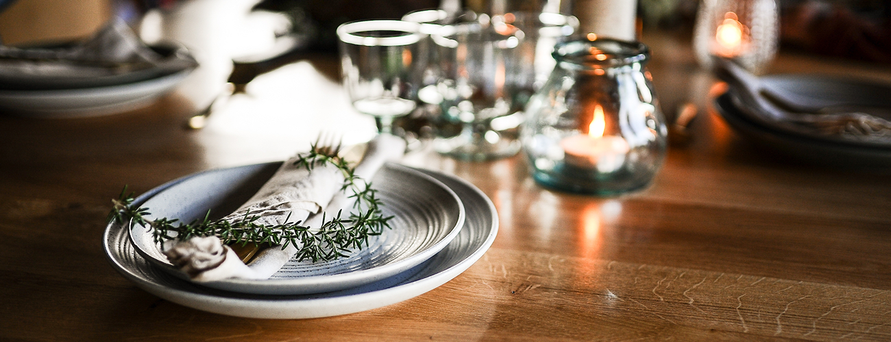 Hosting a stress-free Christmas dinner: 10 tips for setting up festive dining tables