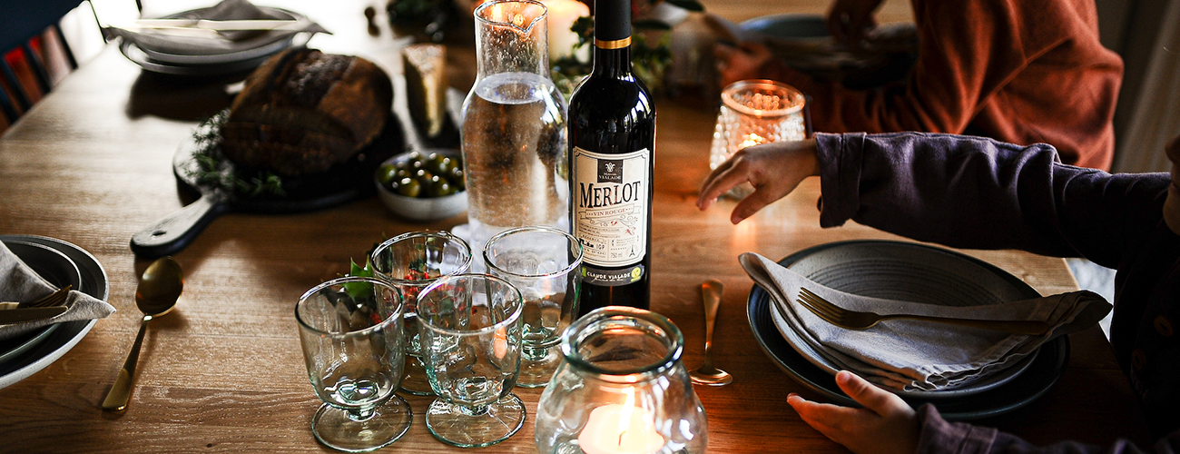 How to set the perfect Christmas dining table