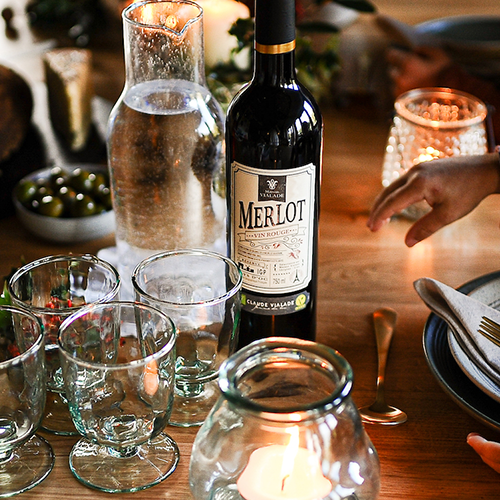 How to set the perfect Christmas dining table