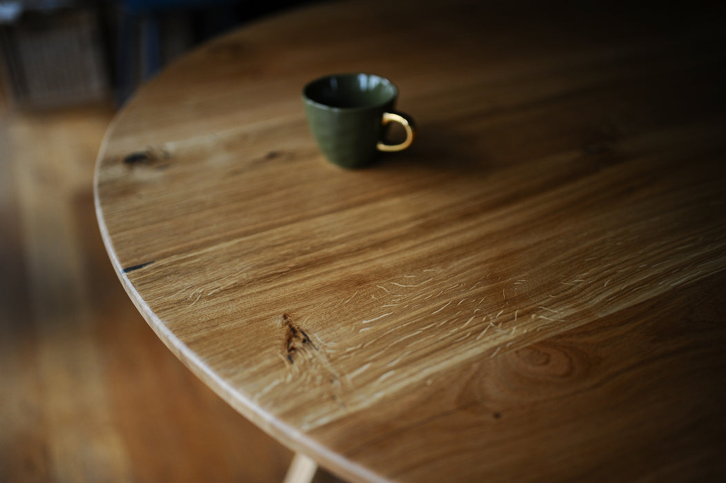 Solid Oak Round Extendable Table, Steel legs, 6-10 Seater / WILD OAK Collection