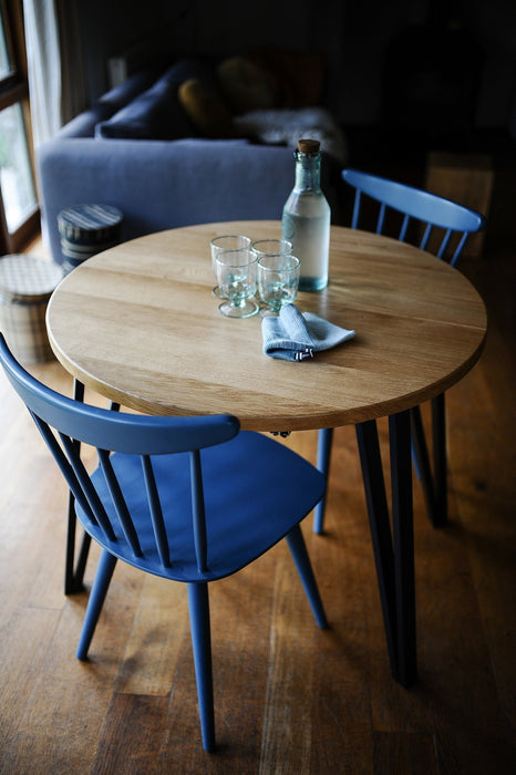 Solid Oak Round Extendable Table, Steel legs, 6-10 Seater / WILD OAK Collection